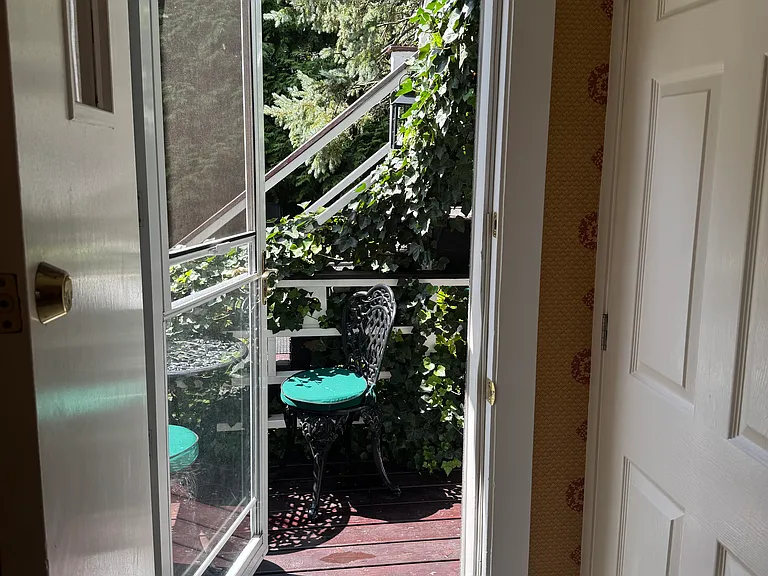 5 Whitwell Ave #A — Photo 4