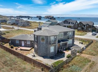 323 Madison Ave SW, Bandon, OR 97411