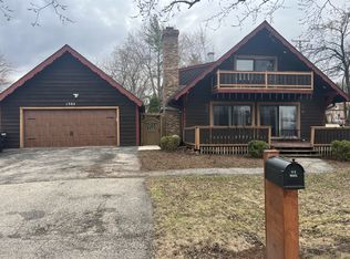 1302 Clayton Marsh Dr, Lake In The Hills, IL 60156