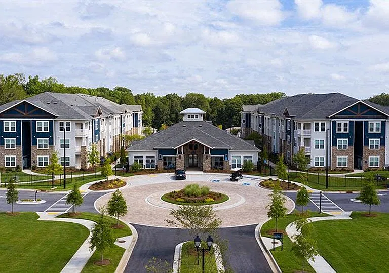 Promenade at Newnan Crossing — Photo 1