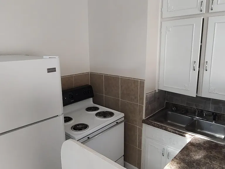 299 Capital Ave NE #C1 — Photo 1