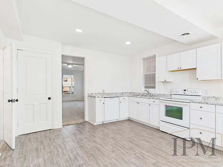 26 S Pine St — Photo 11