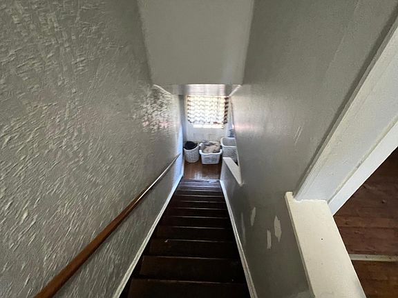 4th image of 7 Windwood Ct #A