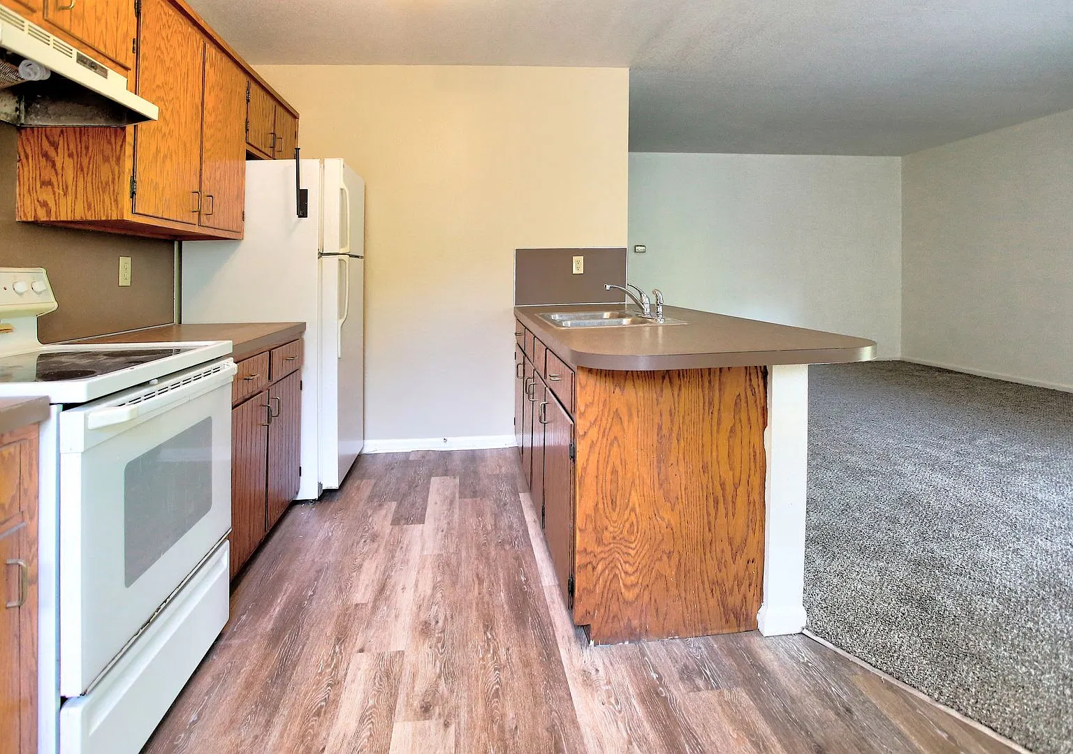Holland Northside 2 Bed 1 Bath — Photo 3