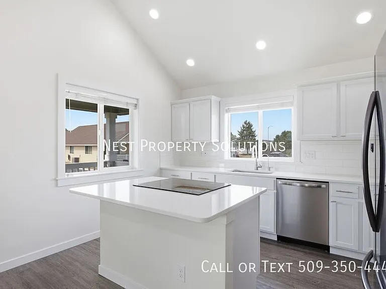 123 9th Ave #8 — Photo 9
