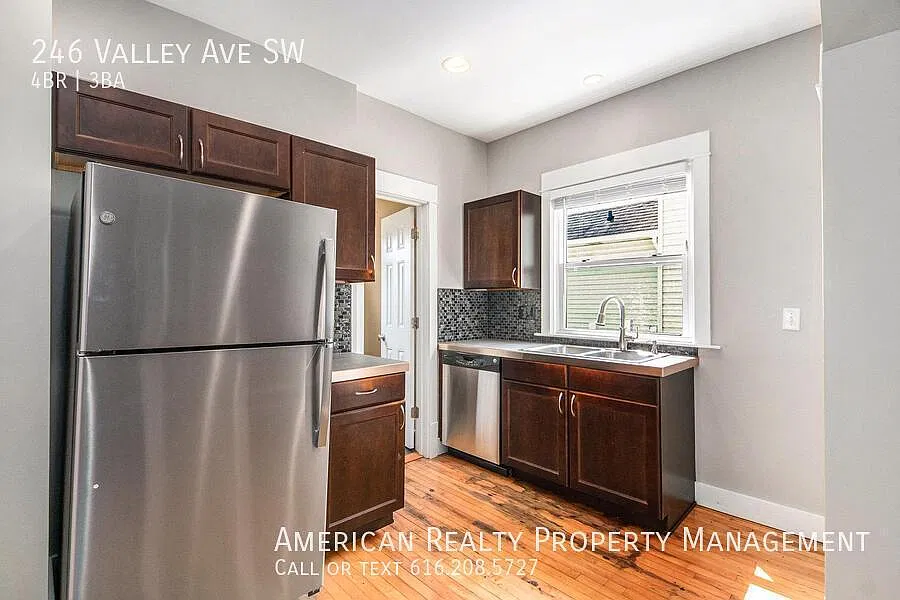 4 bed, 2.5 bath, 1675 sqft, $2,650 — Photo 4