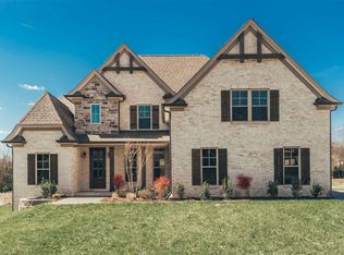 1059 Luxborough Dr, Hendersonville, TN 37075