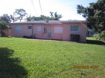 2nd image of 1385 NE 128th St