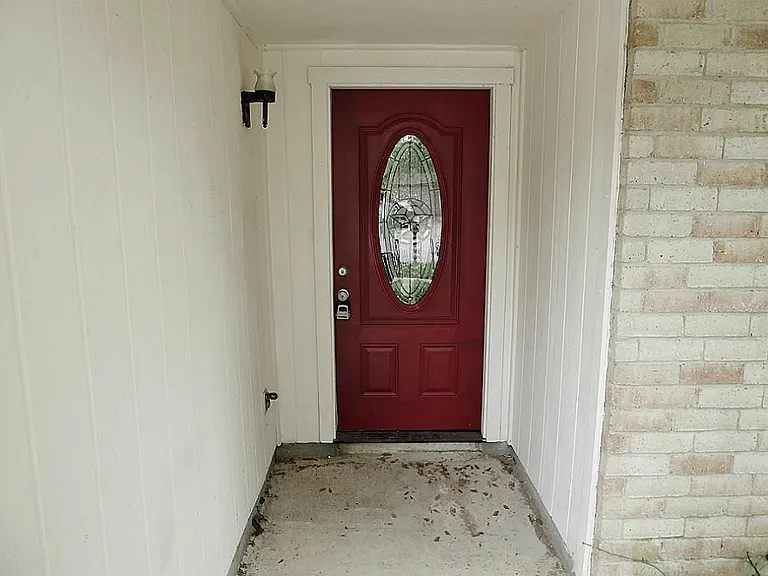 4406 Kinloch Dr — Photo 2