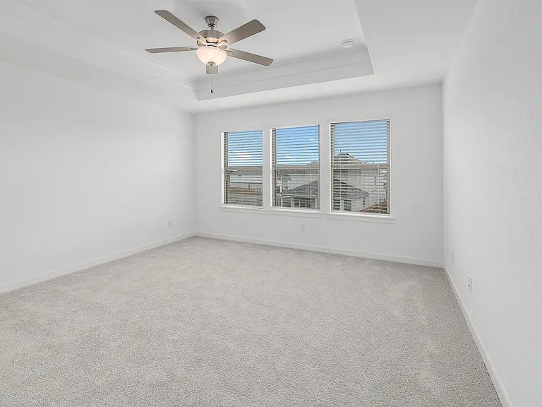 109 Ventura Dr — Photo 15