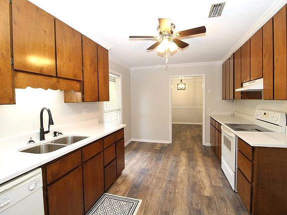 4th image of 782 1st Ave