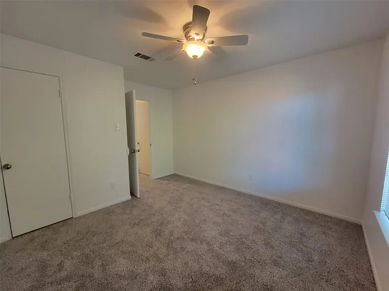 1808 Saxony Ln — Photo 25