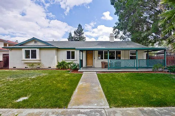 1410 Flora Ave photo 1