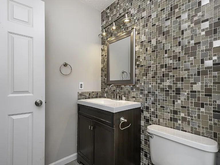 5 Cooperfield Ave — Photo 18