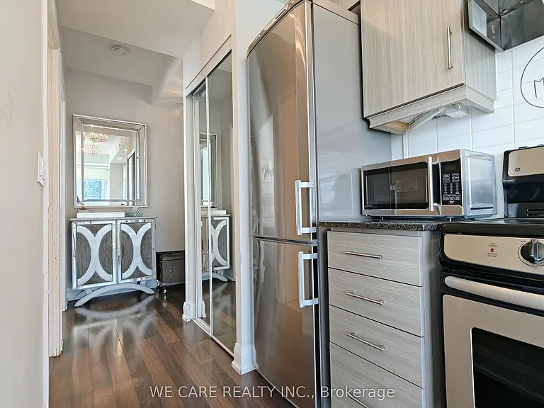 68 Canterbury Pl #Penthouse 05 — Photo 12