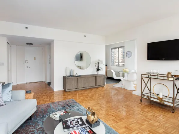 308 East 38th Street 19A image 2 of 16