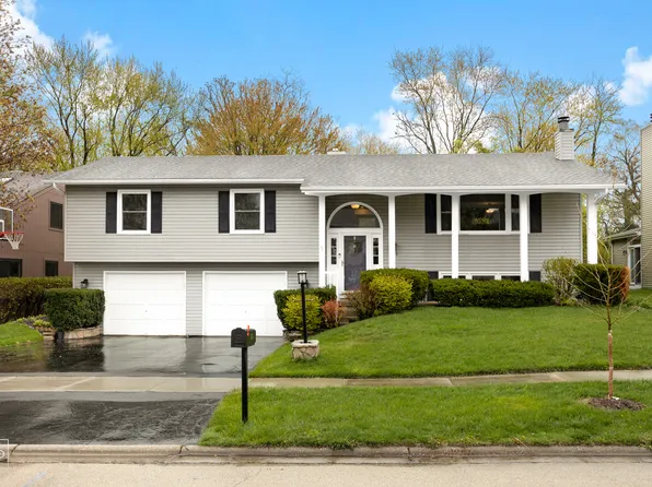 174 Vista Rd, Lake Zurich, IL 60047