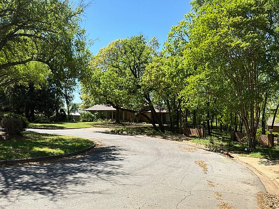 4th image of 3 Ridgeway Cir