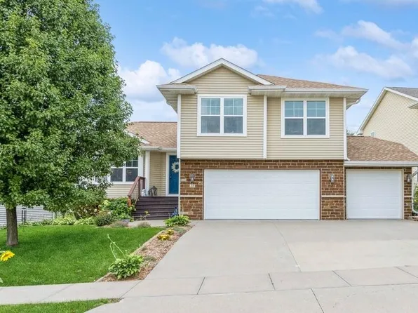 25 Eversull Ln, Iowa City, IA 52245