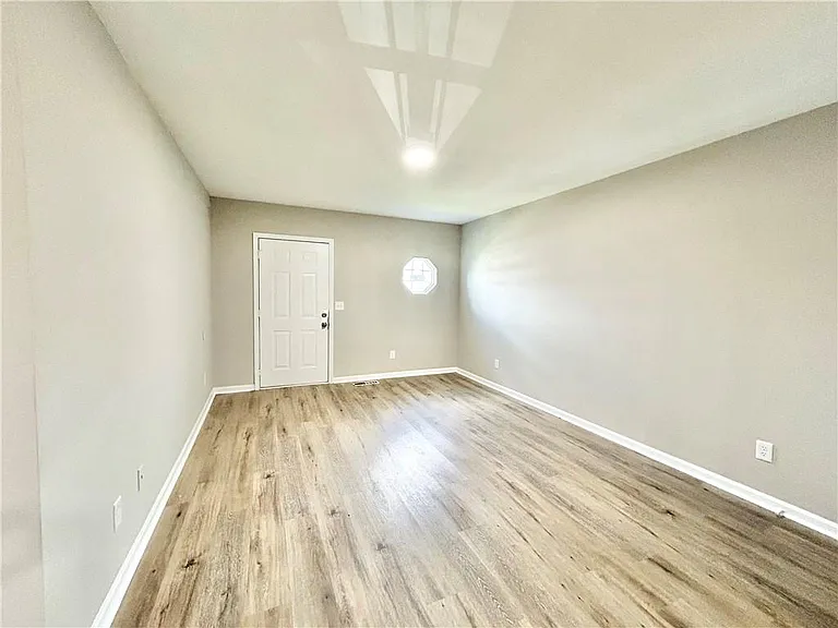 845 Store House Ct #B — Photo 7