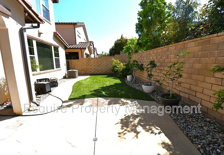 505 Elm Cottage Ct — Photo 31
