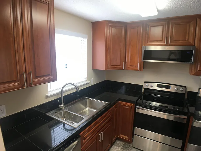 205 21st Pl SE #A — Photo 9
