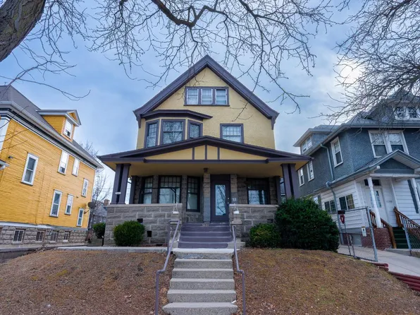 3601 W Highland BOULEVARD, Milwaukee, WI 53208