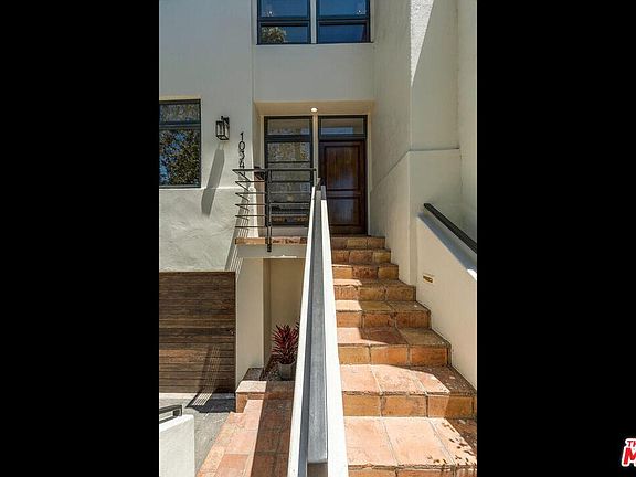 4th image of 10340 Cresta Dr