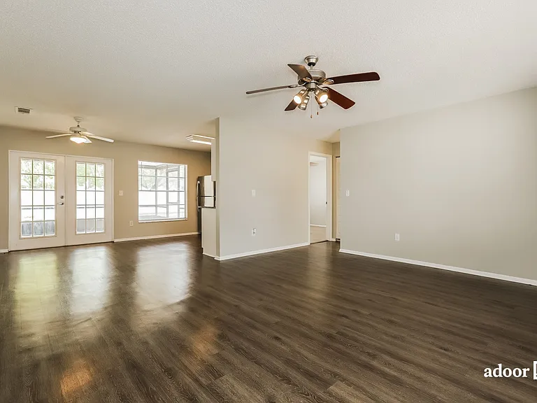 1024 Bridlewood Way — Photo 6
