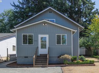 562 S 1st St, Woodburn, OR 97071