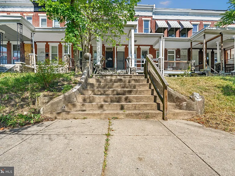 1711 Ashburton St — Photo 24