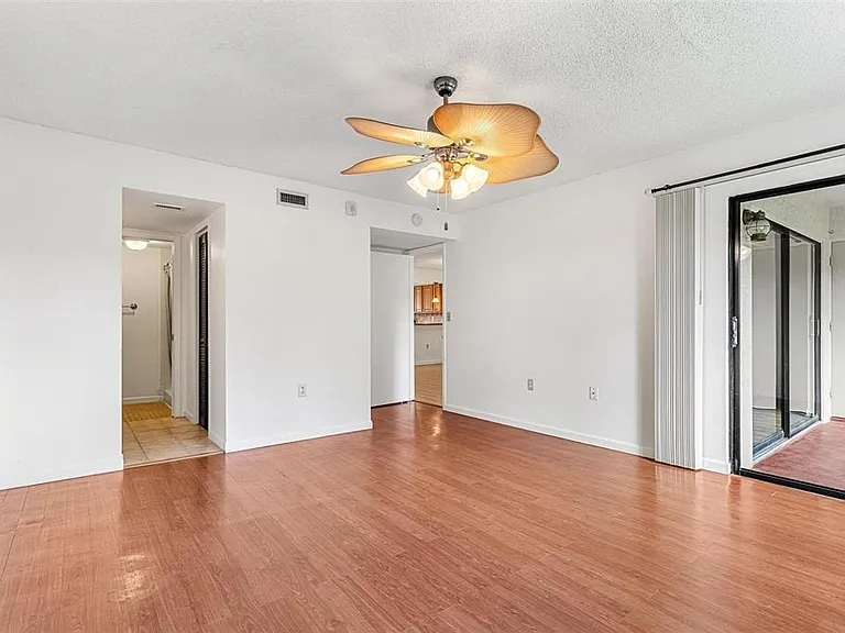 108 Woodlands Ct #108 — Photo 13