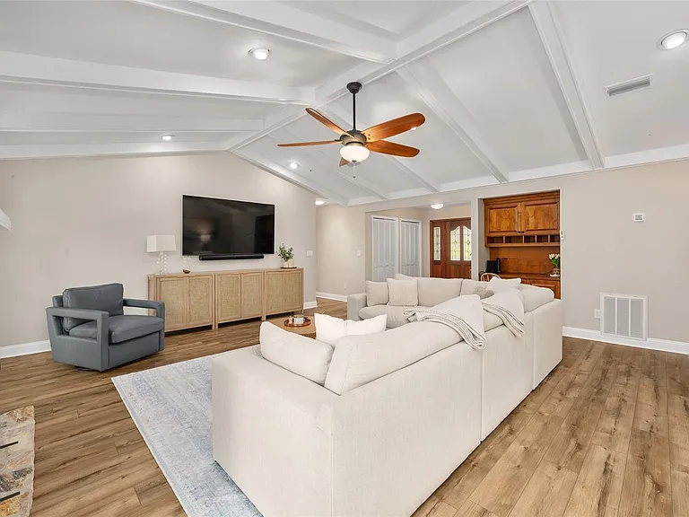 8140 NW 48th Ln — Photo 11
