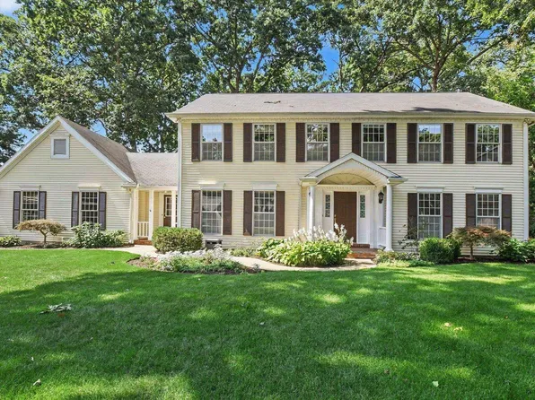 15971 Cedar Ridge Ct, Granger, IN 46530