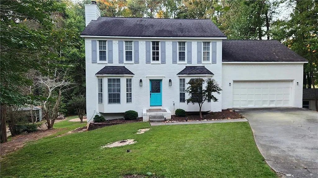 5 bed, 3.5 bath, 2473 sqft, $2,900 — Photo 1
