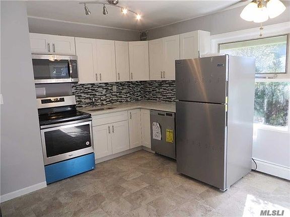 4th image of 37 Coachman Ln