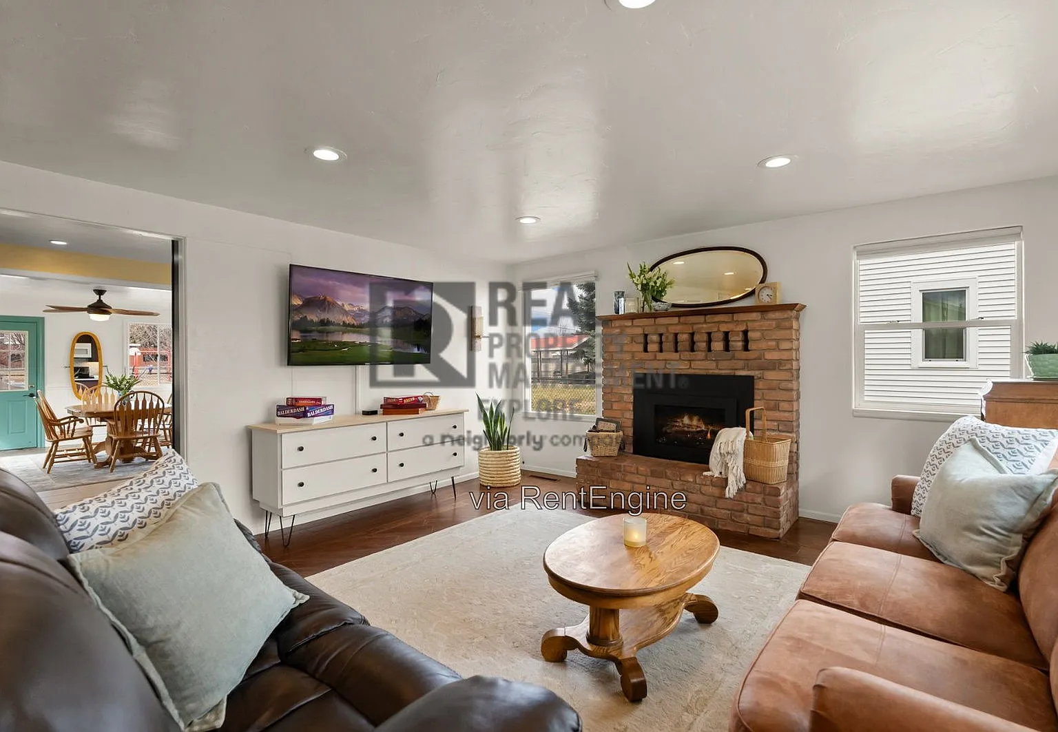 3 bed, 1.0 bath, 1360 sqft, $2,100 — Photo 4