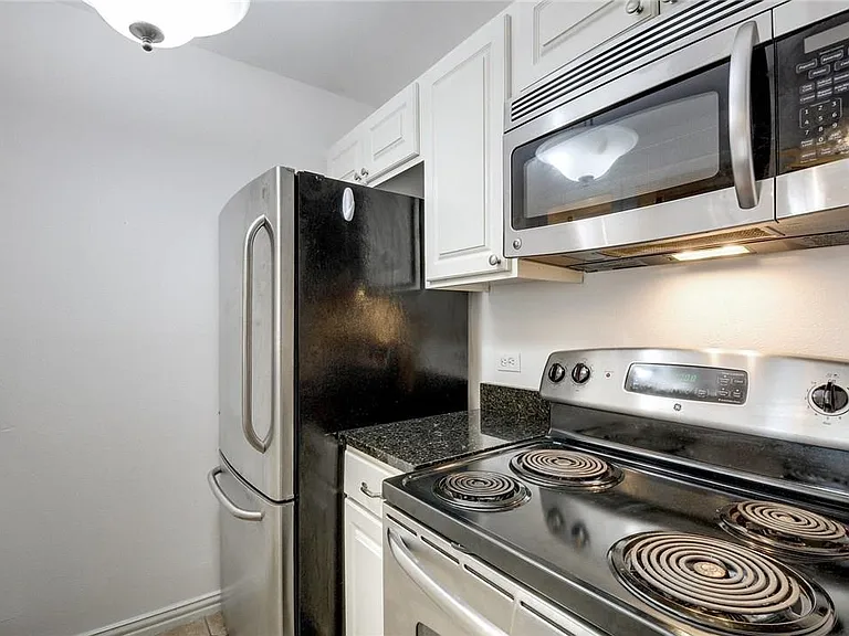 1510 W 6th St #103 — Photo 14