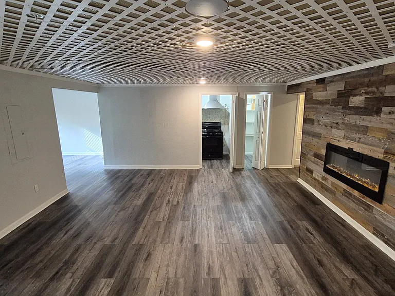 605 Alessia Ct — Photo 14