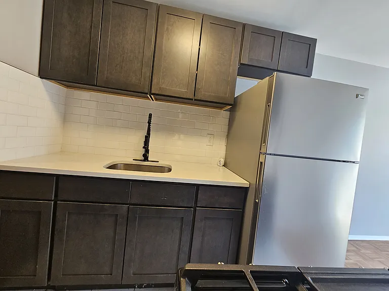 330 Elmora Ave #4 — Photo 6
