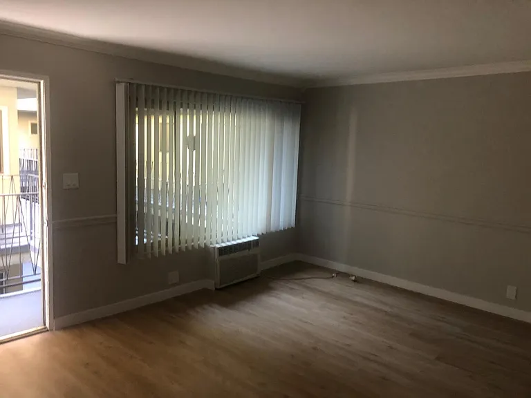 210 W Lemon Ave — Photo 9
