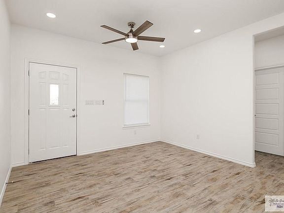 3rd image of 2917 Maria Dr