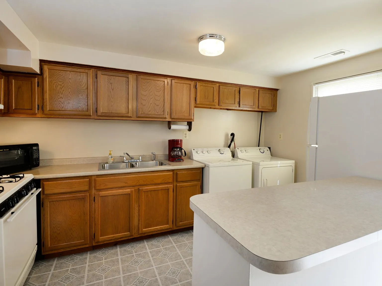 Yorktowne Townhomes — Photo 2