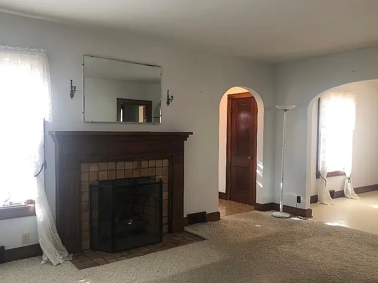 1300 Olive St — Photo 4