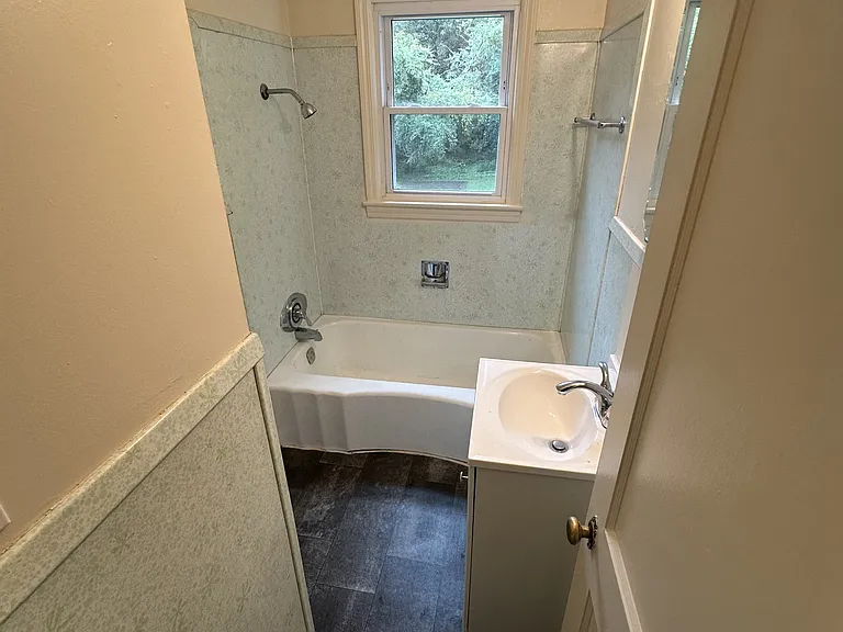 373 Juless St — Photo 14