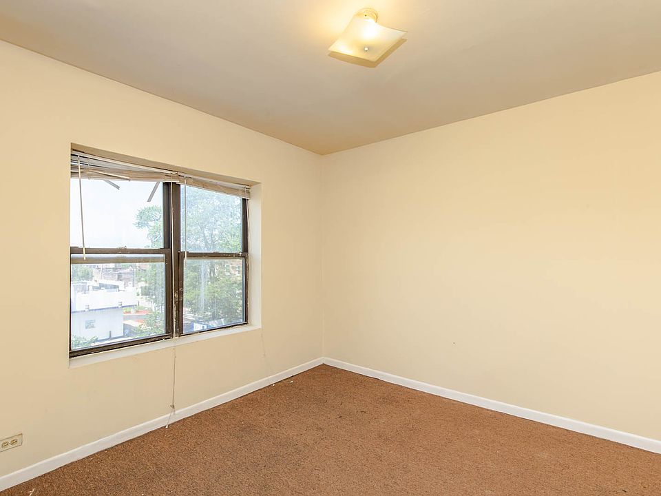 1st image of 1370 W 79th St #1370303
