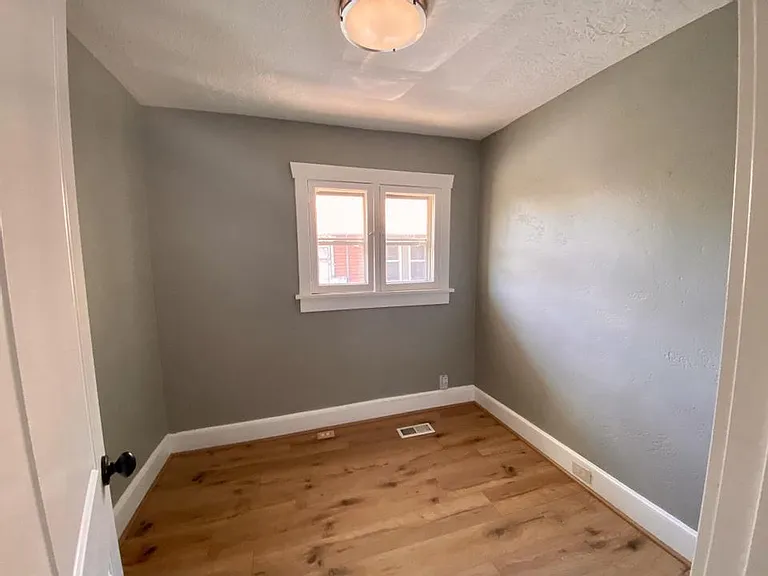 348 E Hollywood Ave — Photo 18