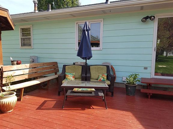 3rd image of 2604 Orchard Pl