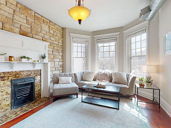 2nd image of 718 W Oakdale Ave #2