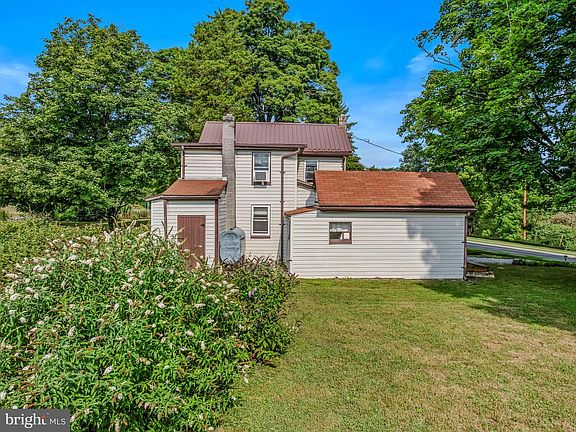 3rd image of 74 Bayberry Ln